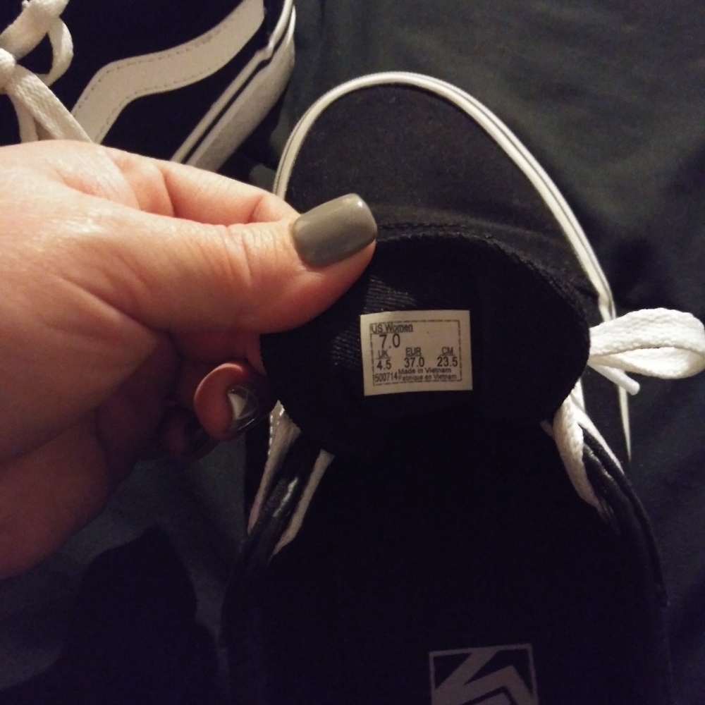 Vans - Picture 4 of 4